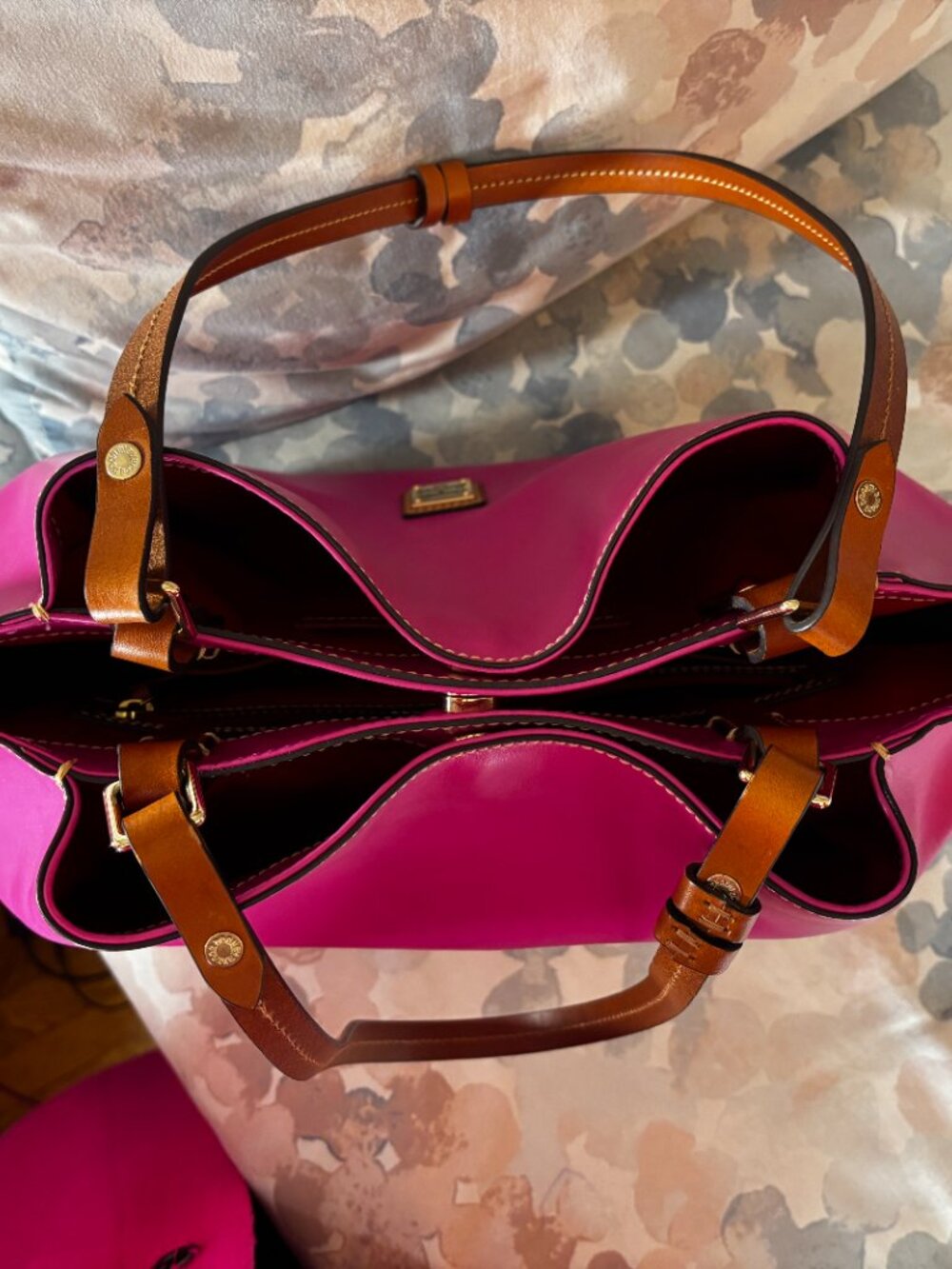 Dooney & Bourke Smooth Leather Fuchsia Flynn Tote/Shoulder Bag - Picture 7 of 10